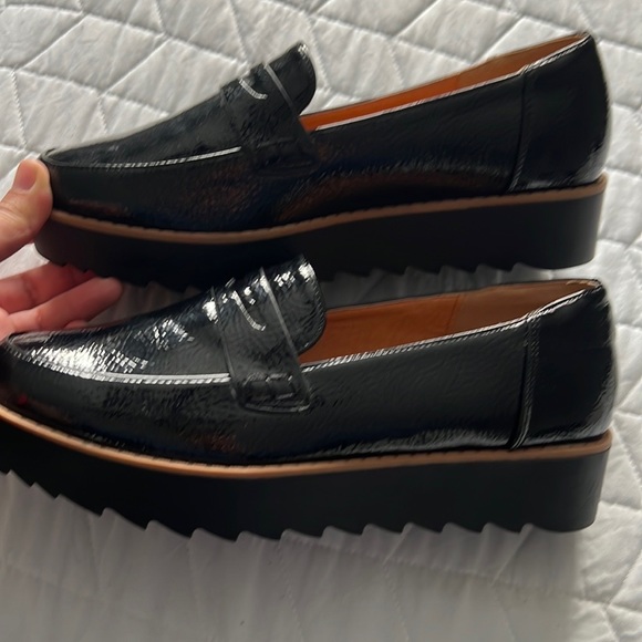 Black Shiny LOAFERS Chinese laundry platform shoes - Picture 4 of 10